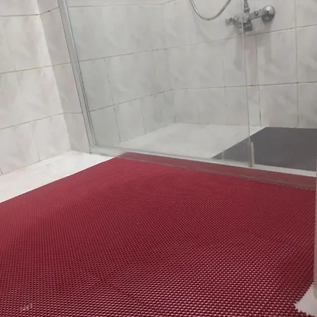 Feeling At In Center 5 Minutes Walk To The Atakoey Metro Station & Metrobus Homestay
