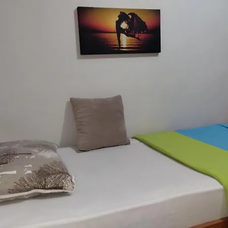 Feeling At In Center 5 Minutes Walk To The Atakoey Metro Station & Metrobus