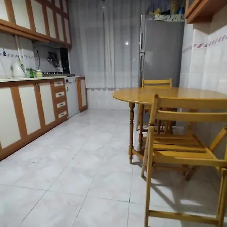 Quarto em Acomodações Particulares Feeling At In Center 5 Minutes Walk To The Atakoey Metro Station & Metrobus *