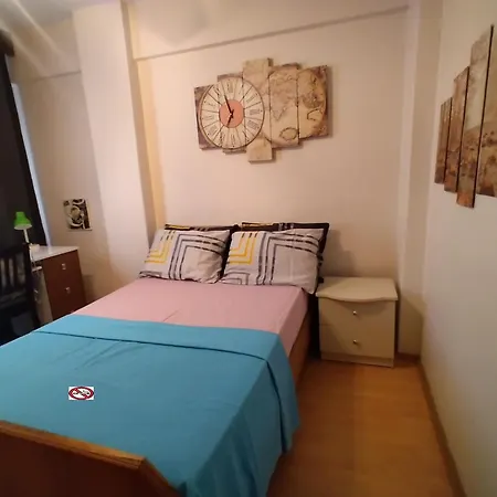 Feeling At In Center 5 Minutes Walk To The Atakoey Metro Station & Metrobus Homestay *