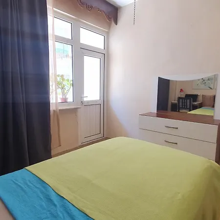 Feeling At In Center 5 Minutes Walk To The Atakoey Metro Station & Metrobus Homestay *